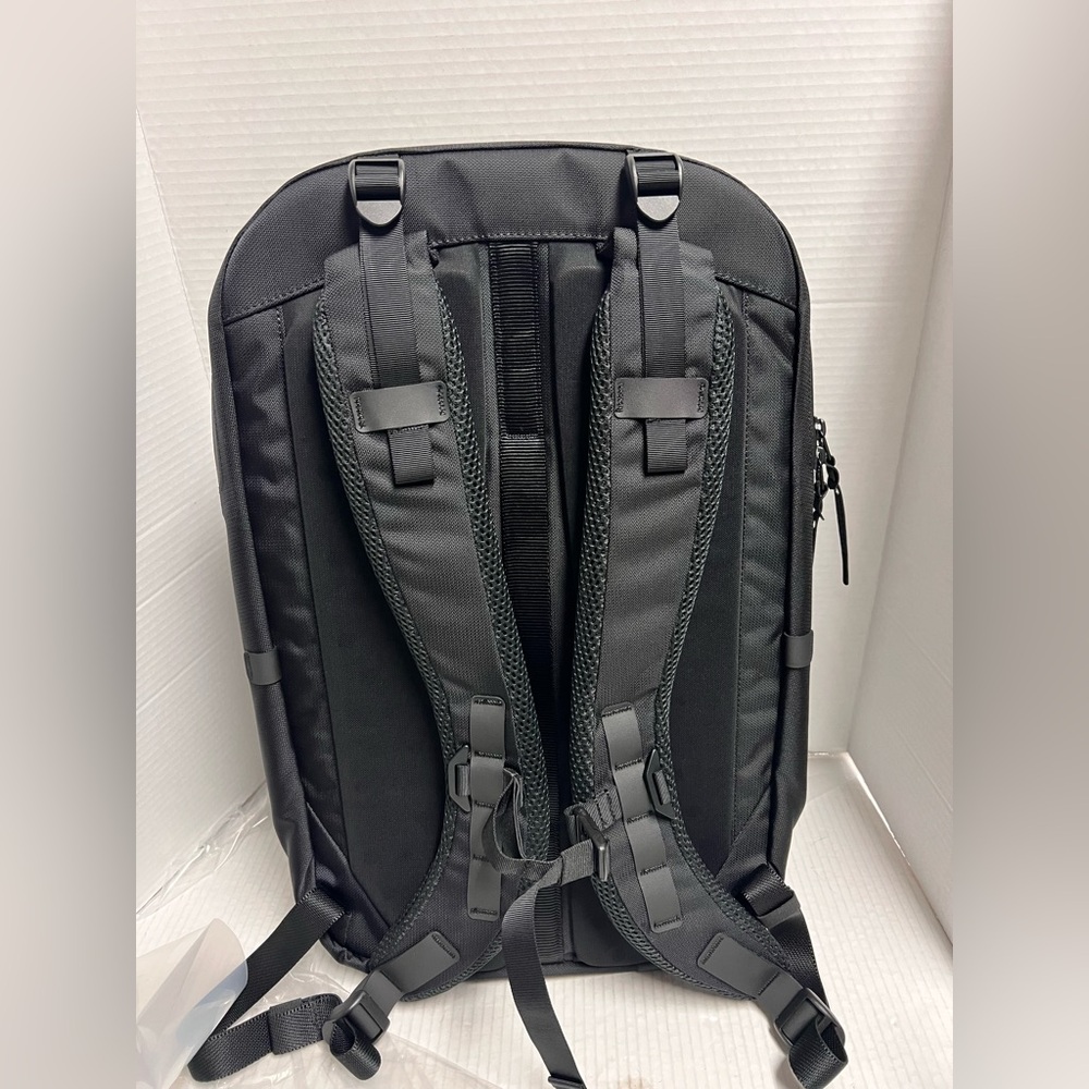 Black Ember Citadel R3 (25L) Backpack Business Bag - Picture 2 of 2